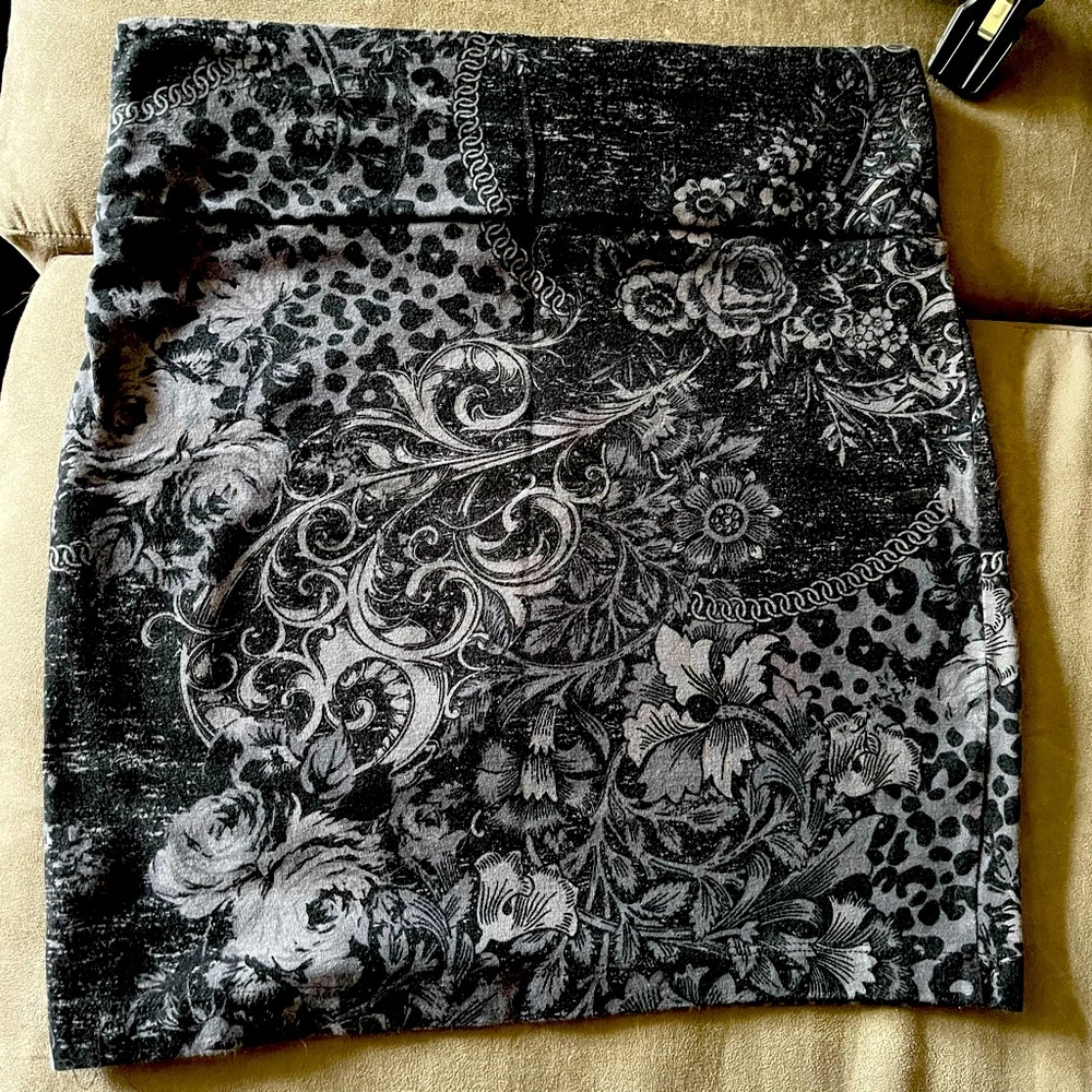 Decree Stretchy Mini Skirt